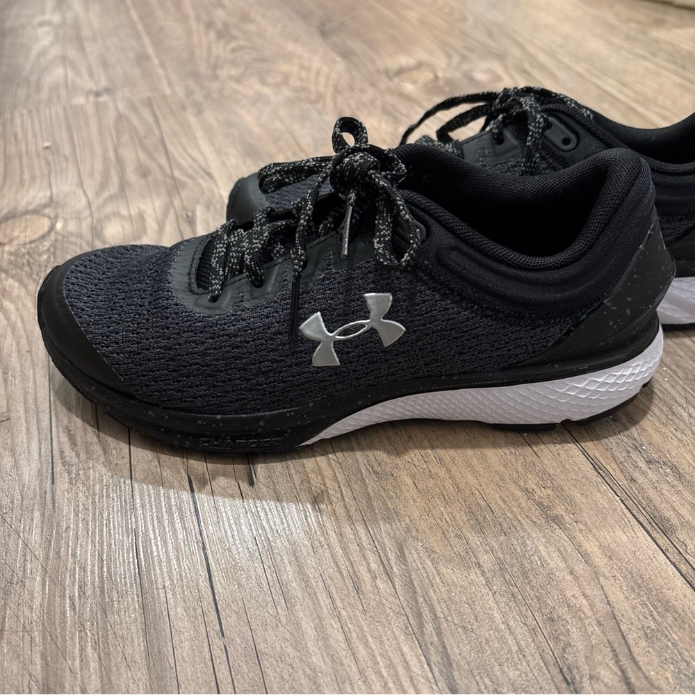 Under Armour Black Athletic Shoes - Picture 3 of 7